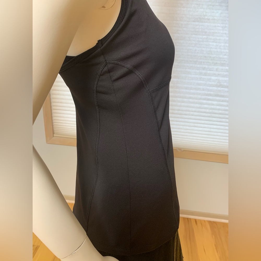 Fila Black Workout Exercise padded Top
Size S Like New - Picture 3 of 5